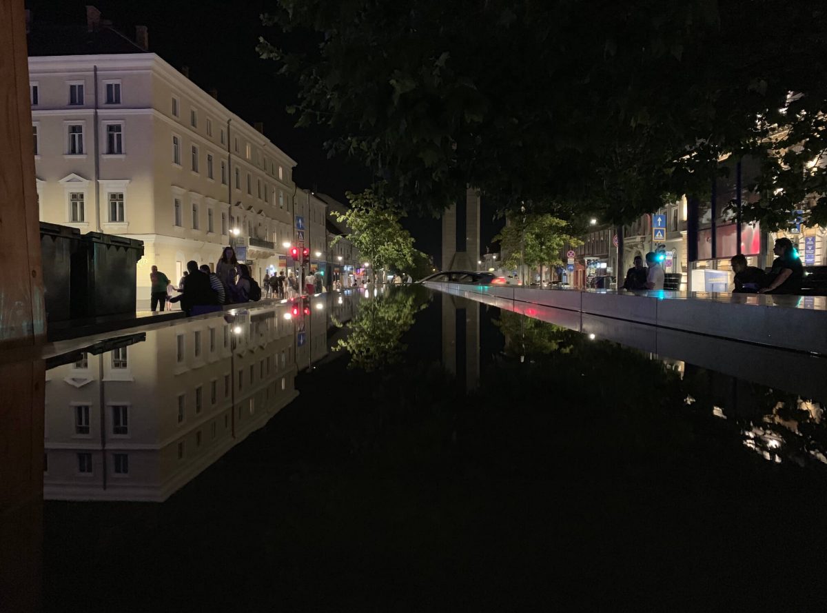 image of Cluj center at night. | Halcyon Mobile